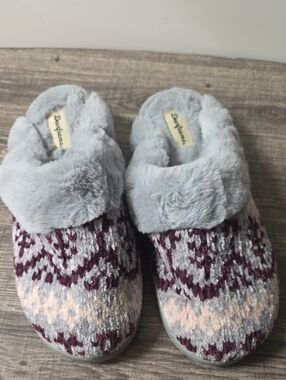 dearfoams Gray Faux Fur & Wine Knit Pattern Slip-On Women's Slippers Size L 9-10